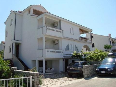 Property building, Street view