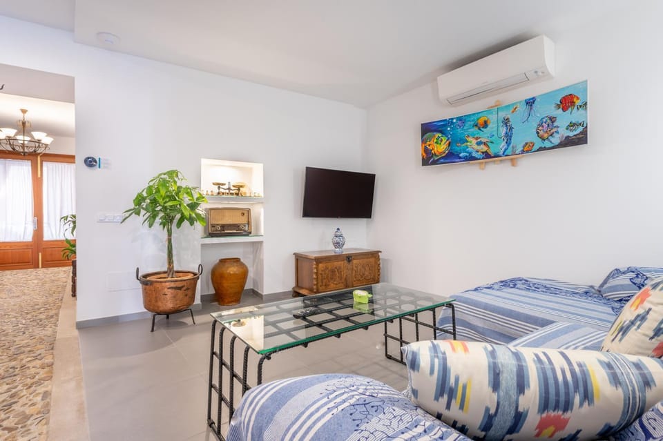 Living room, Bedroom