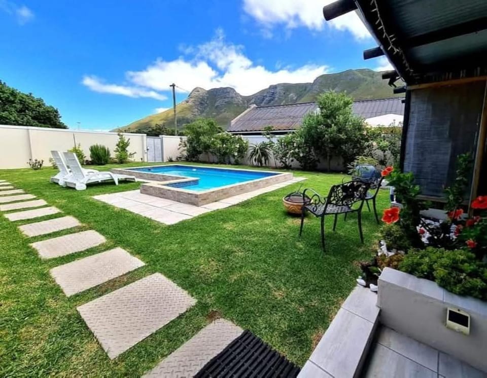 Garden, Swimming pool