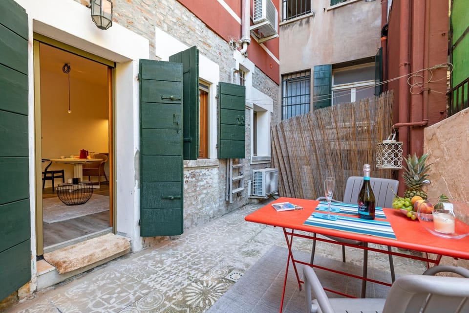 Inner courtyard view