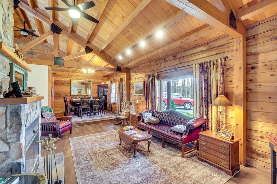 Family Retreat w/ Deck Near Appalachian Trail! House in Shenandoah Valley