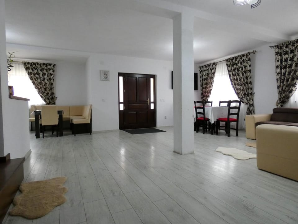 Pensiunea Claudia Bed and Breakfast in Dolj County, Romania