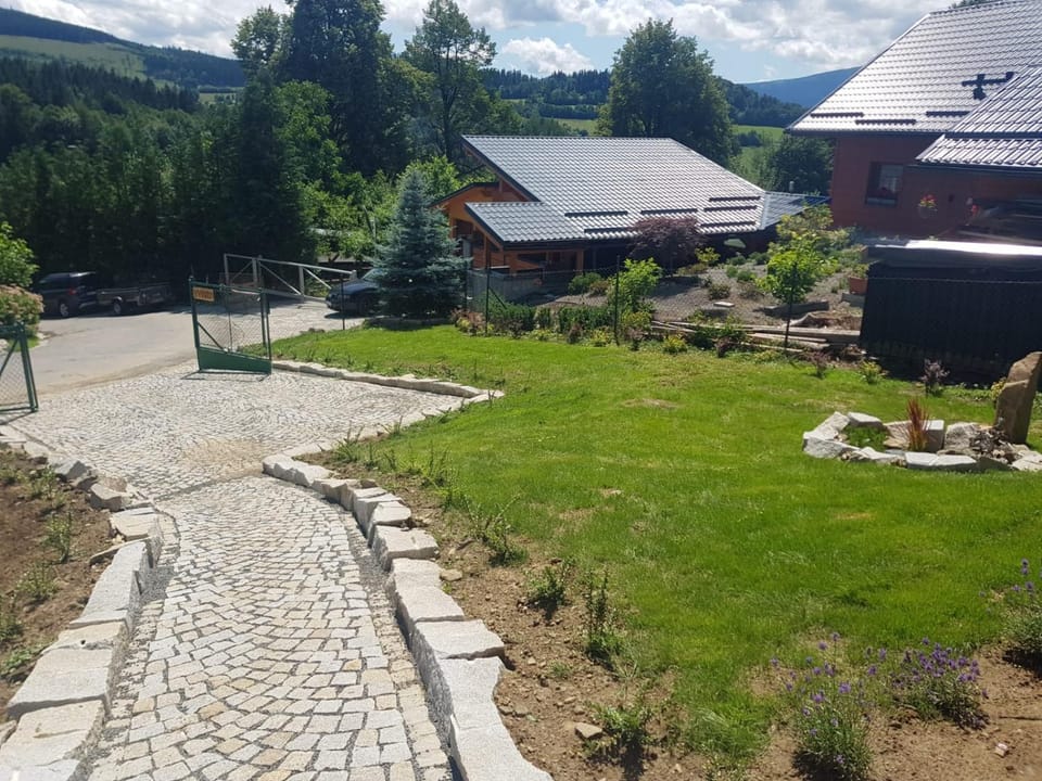 Roubenka Strmá Chalet in Czechia