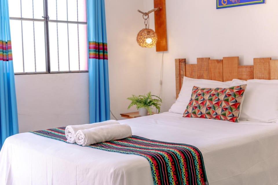 Bed, towels