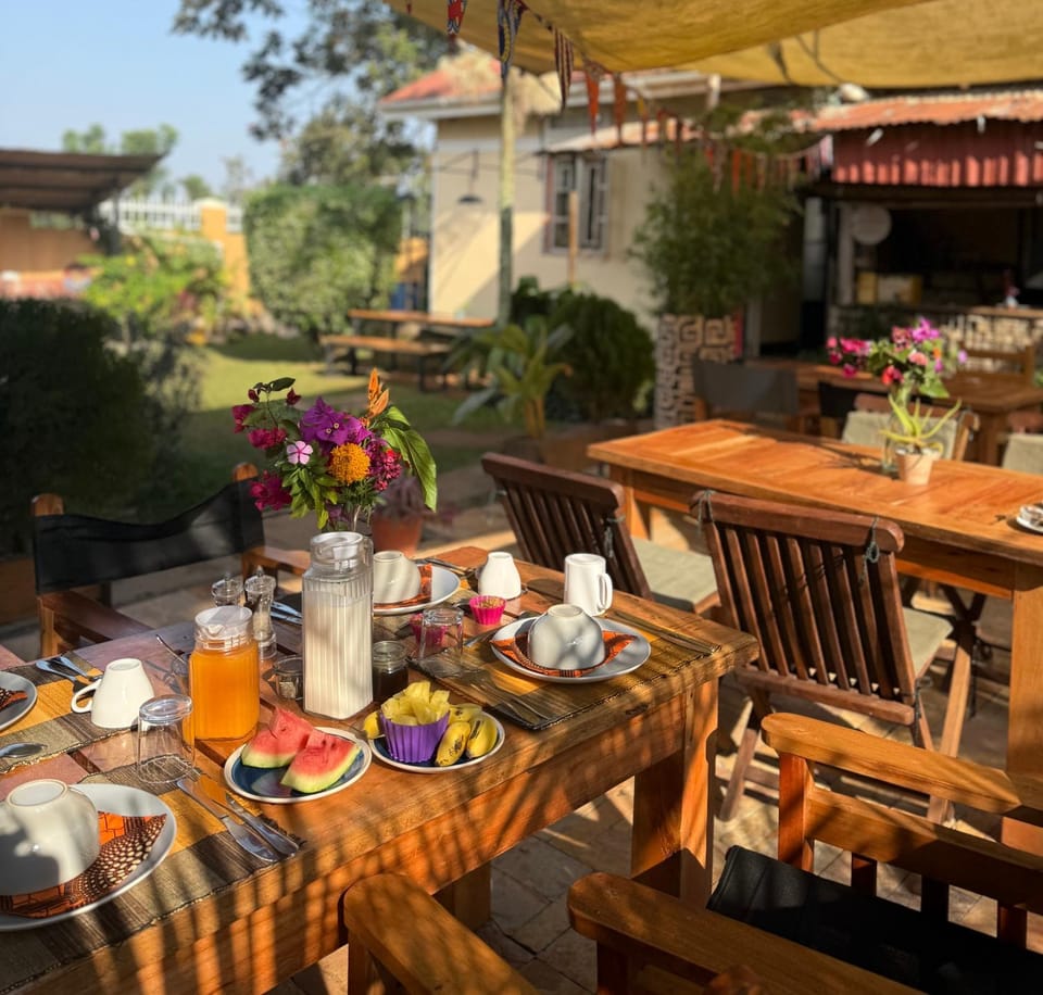 Restaurant/places to eat, Day, Dining area, Food, Breakfast, Continental breakfast