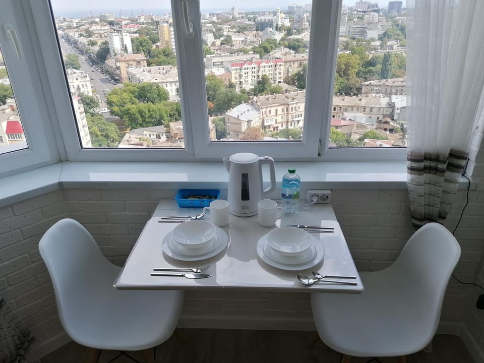 Coffee/tea facilities, Dining area