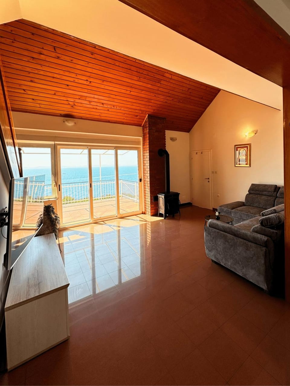 Communal lounge/ TV room, Living room