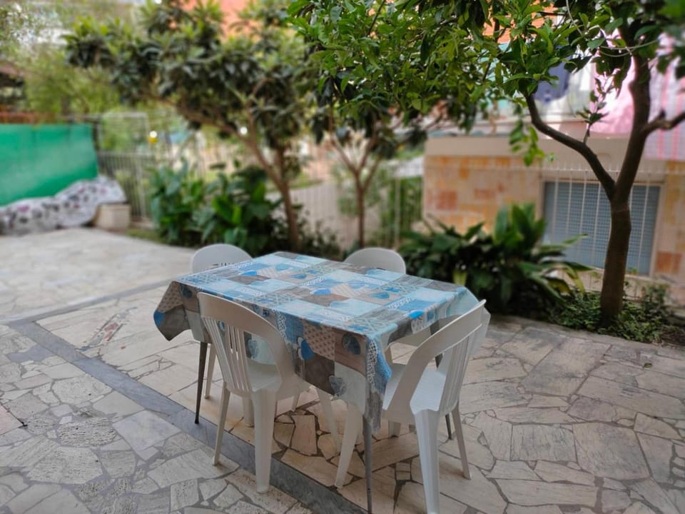 Patio, Garden, Dining area