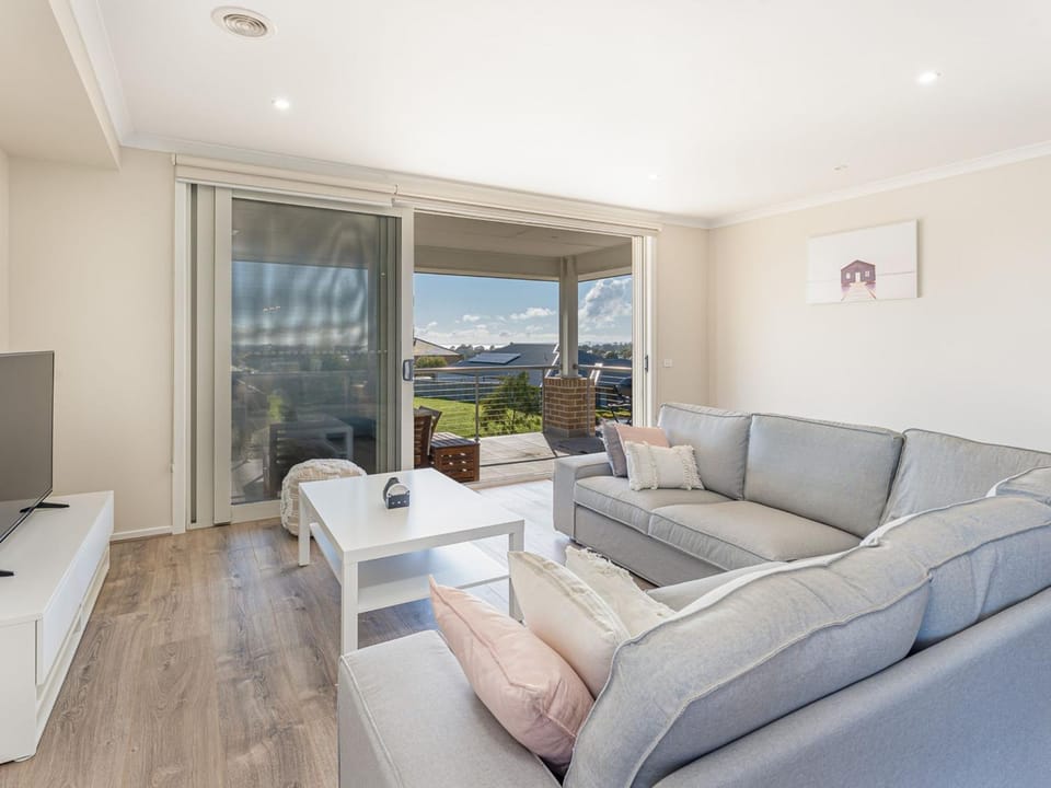 21 Peninsula View House in Cowes