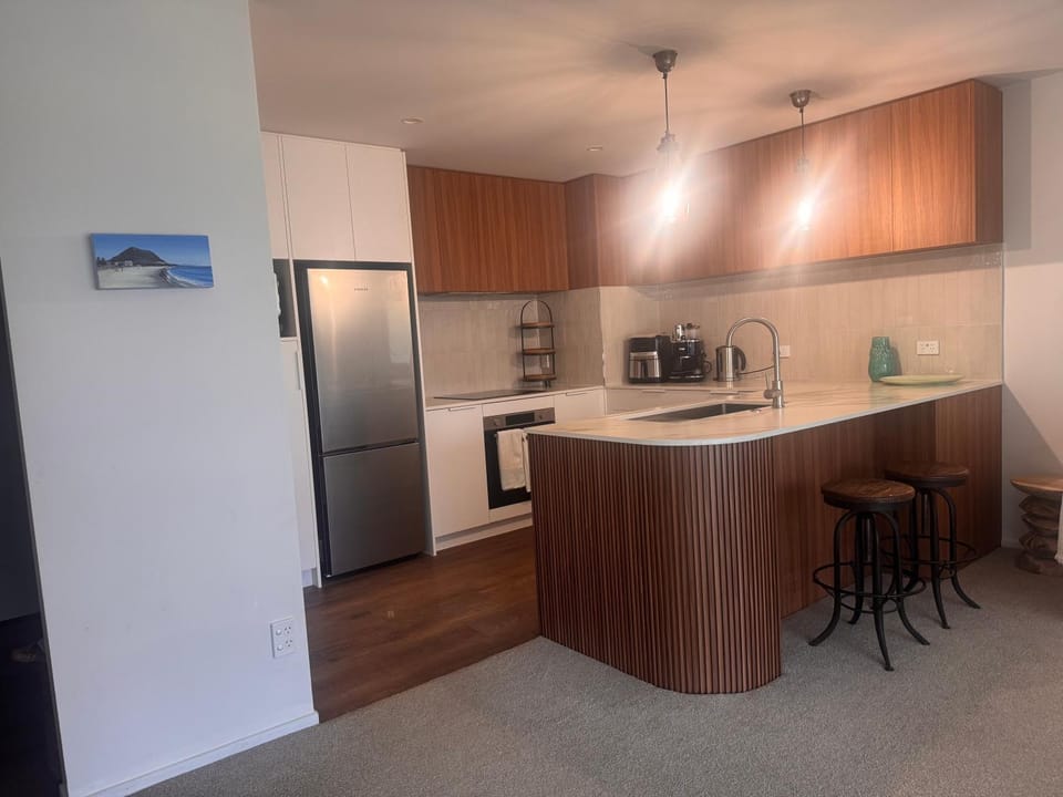 Coffee/tea facilities, Kitchen or kitchenette, dishwasher, stove, toaster