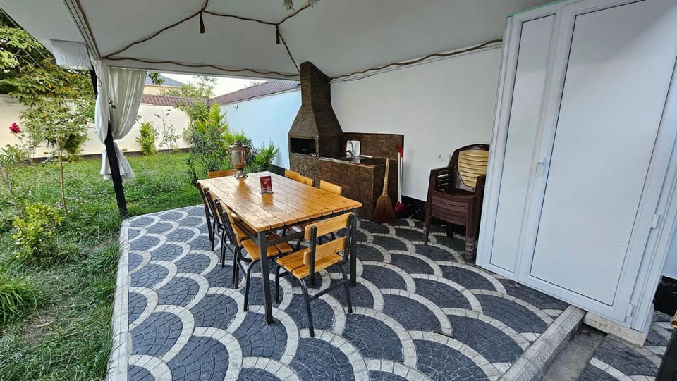 Day, BBQ facilities, Garden, Living room, Seating area, Dining area, Garden view