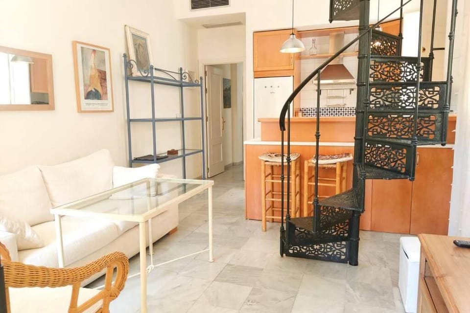 HomeySeville-Duplex con Terraza Santa Cruz 5 pax, Parking Optional Apartment in Seville