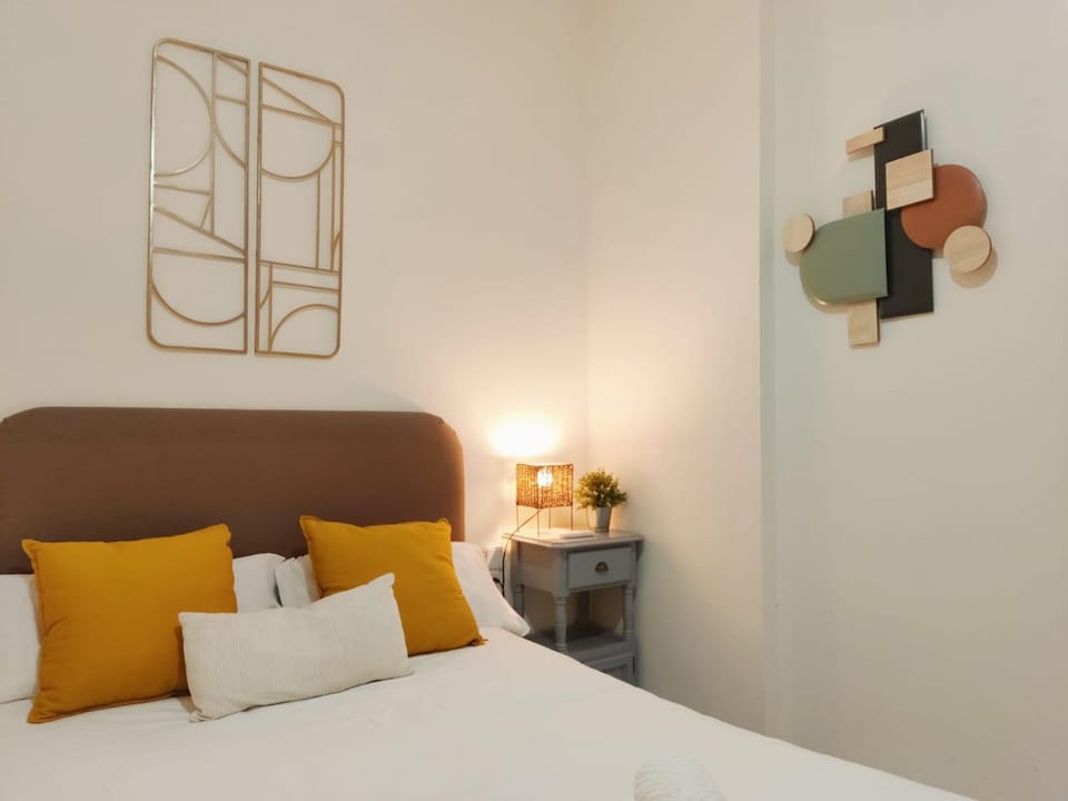 HomeySeville-Duplex con Terraza Santa Cruz 5 pax, Parking Optional Apartment in Seville
