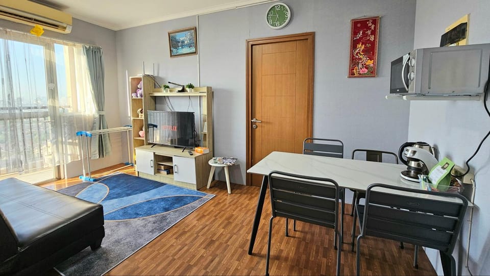 TV and multimedia, Living room, Dining area
