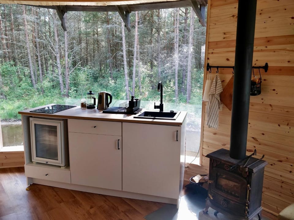 Kitchen or kitchenette