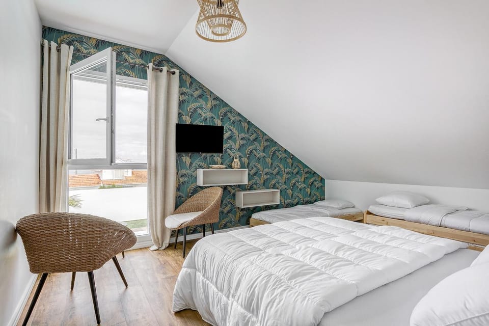 Bed, Bedroom