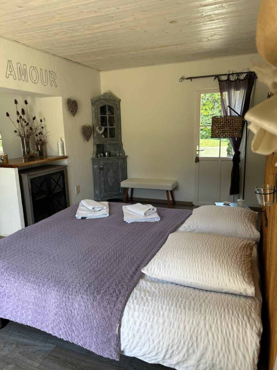chambre d hôtes les trois châteaux piscine intérieure chauffée Bed and Breakfast in Pays de la Loire