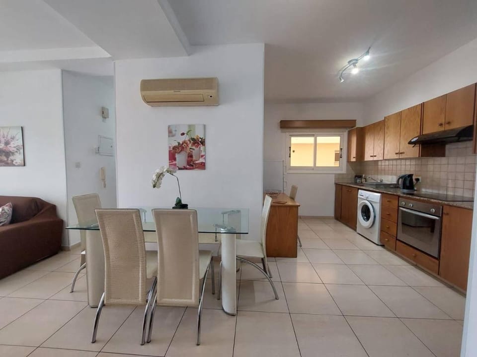 Sunny 2 Bedroom Larnaca Center Apartment in Larnaca