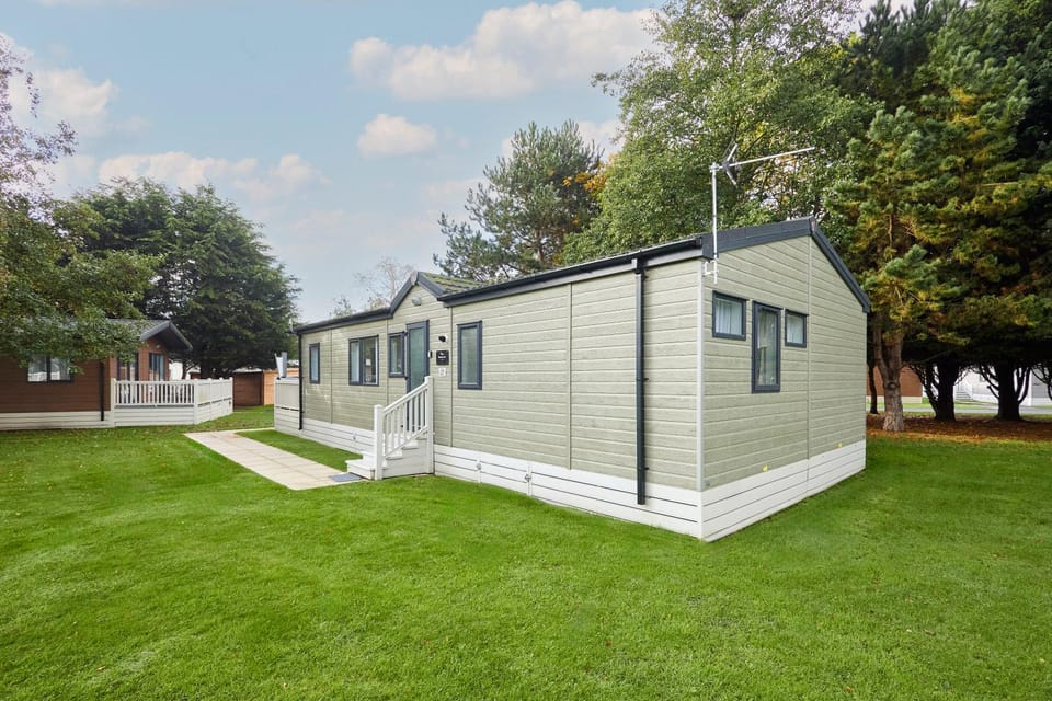 Property building, Garden, Garden view