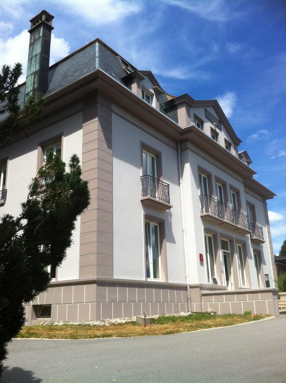 Facade/entrance