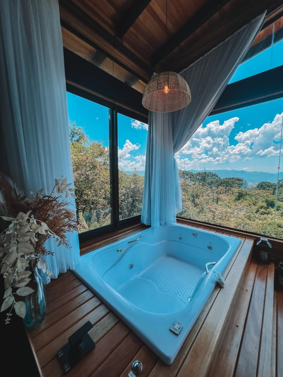 Hot Tub, Mountain view