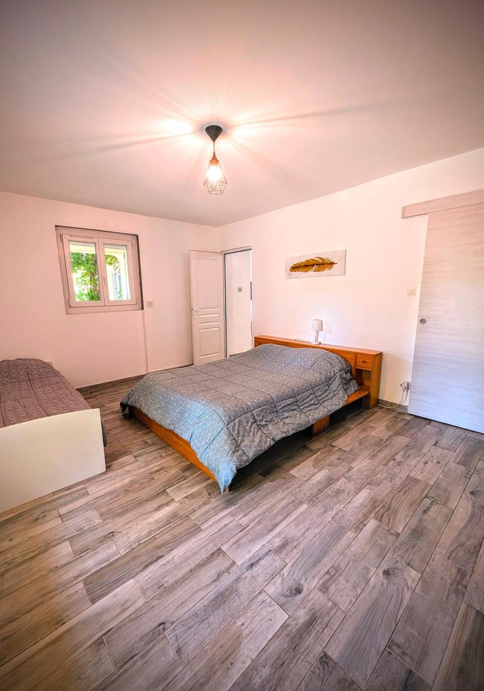 Bed, Photo of the whole room, Bedroom