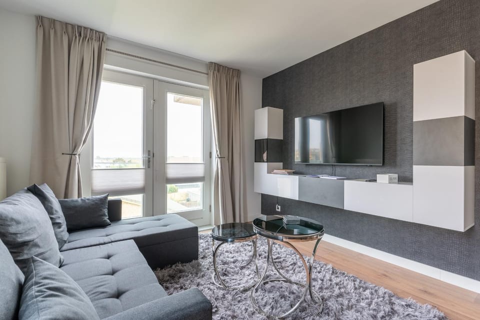 Communal lounge/ TV room, TV and multimedia, Living room, Evening entertainment
