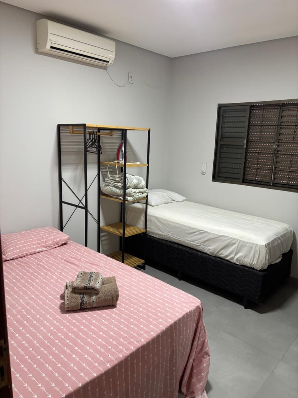 Bedroom, air conditioner