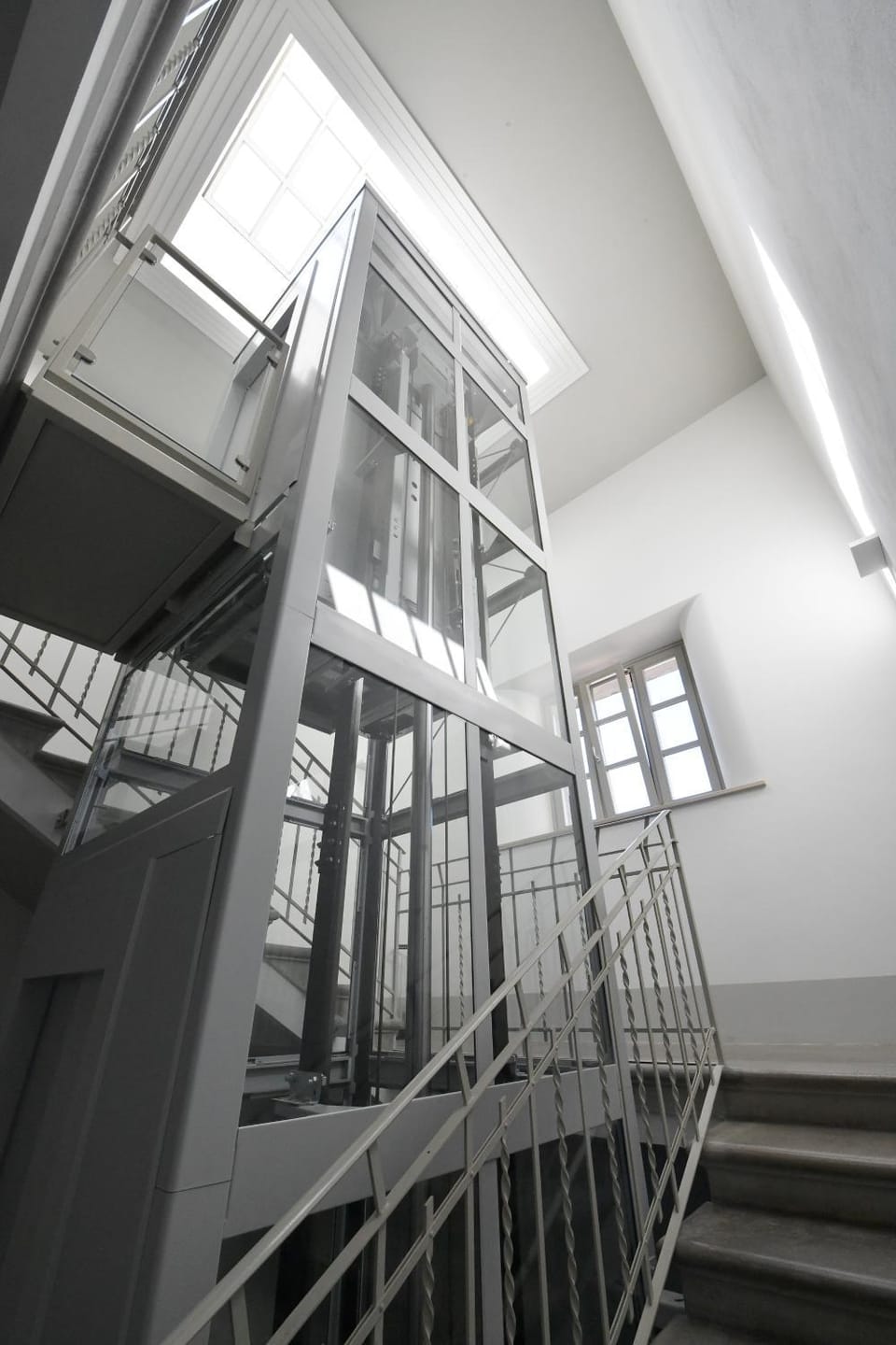 elevator, Internal: Not applicable to any particular room