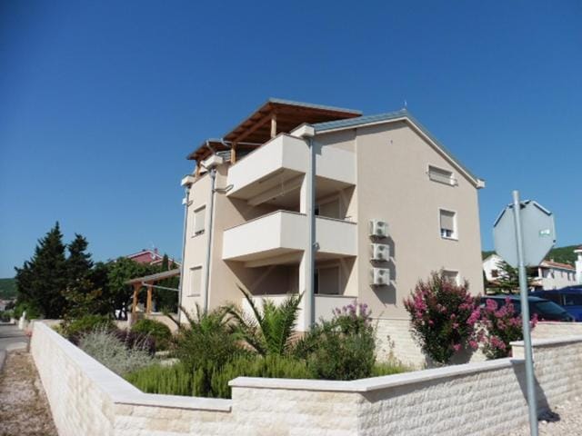 Apartments Mali Val Apartment in Primorje-Gorski Kotar County