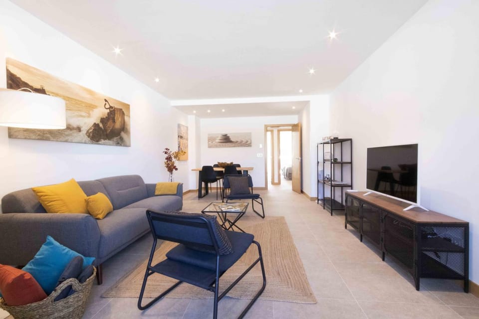 The Rentals Collection - Moon Apartment in San Sebastian