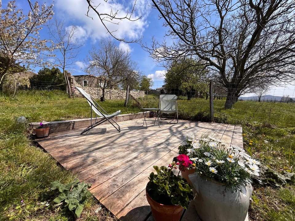 La Tiny Adorée Chalet in Provence-Alpes-Côte d'Azur