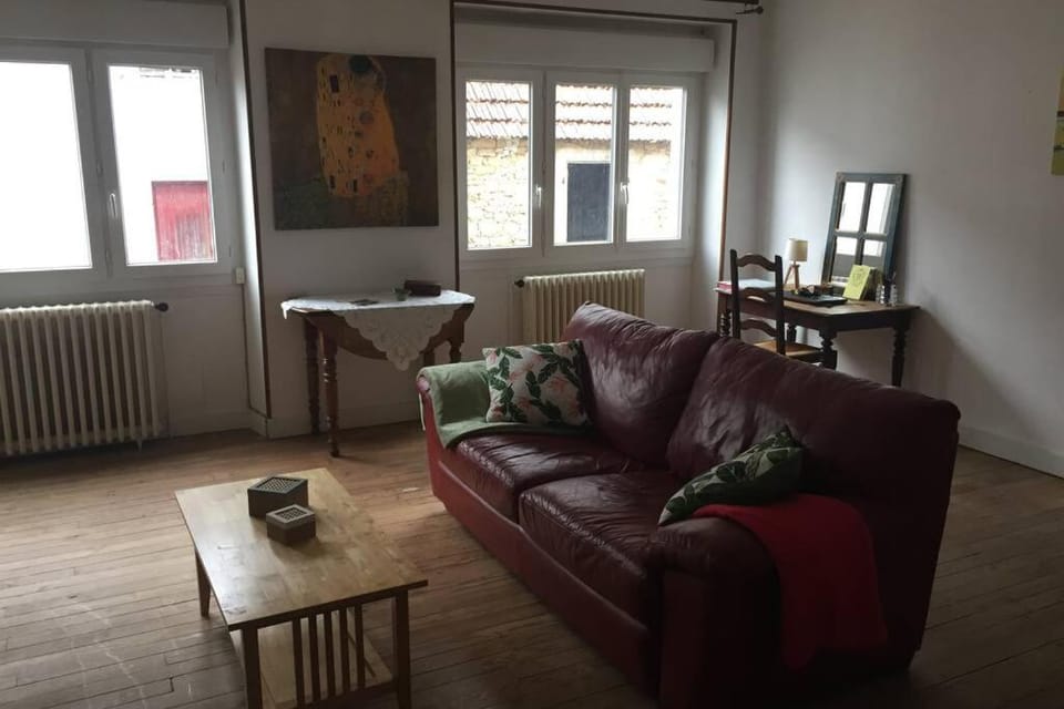 Communal lounge/ TV room, TV and multimedia, Living room, Seating area, Dining area, internet