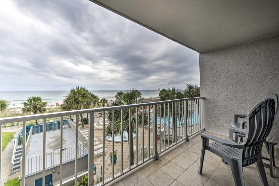 PCB Condo w/ 2 Outdoor Pools & Beach Access! House in Upper Grand Lagoon