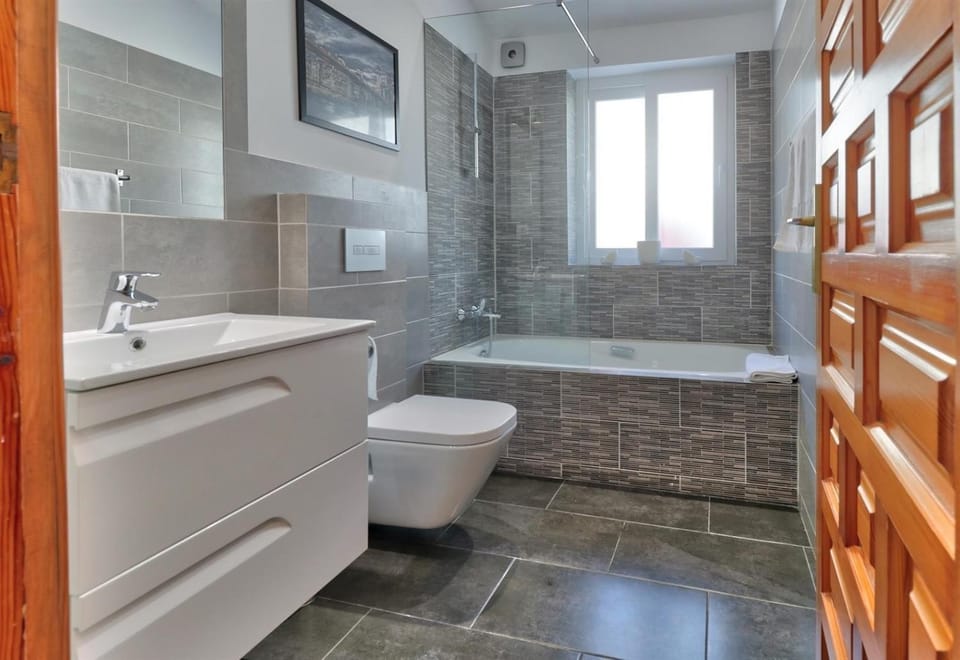 Bathroom, Living room