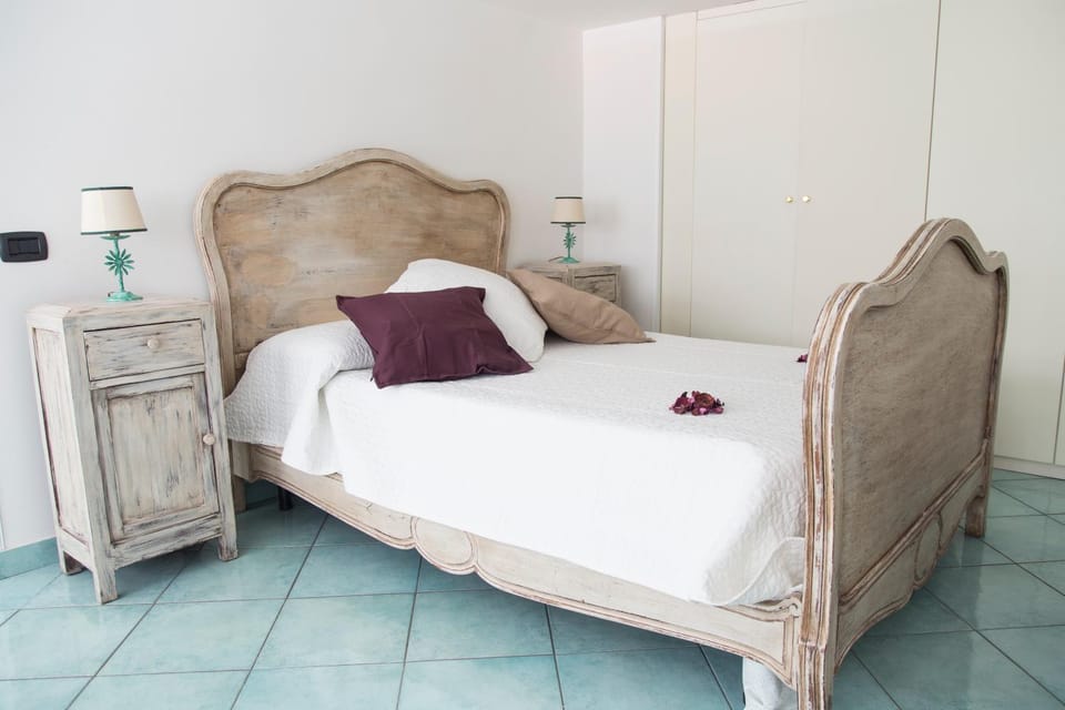 Bed, Photo of the whole room, Bedroom, towels, wardrobe