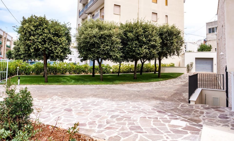 Patio, Garden, Garden, Parking