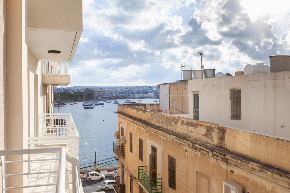 Sant Antnin Suites by Haven and Keys Malta Apartment in Sliema