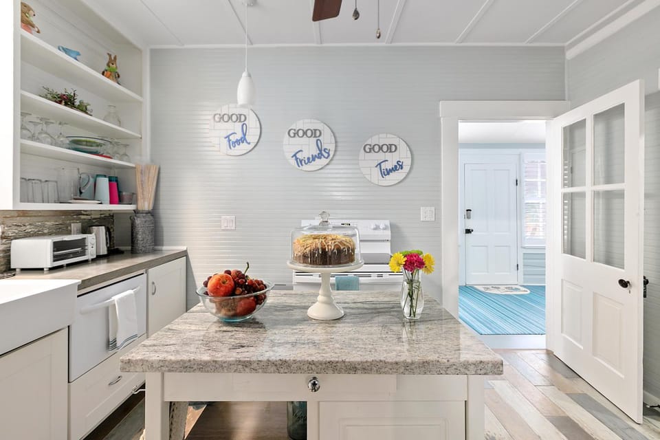 Ms. Bunny's Bungalow House in Fredericksburg