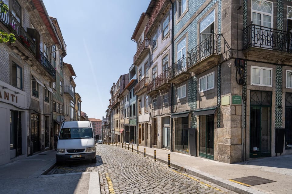 Facade/entrance, Neighbourhood, City view, Street view