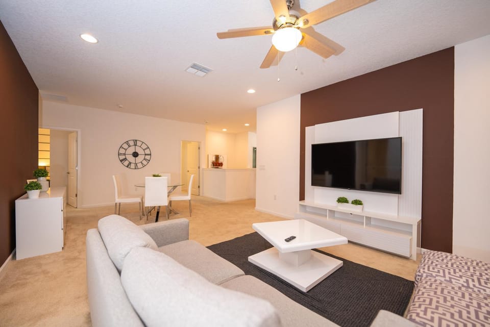 Communal lounge/ TV room, Seating area