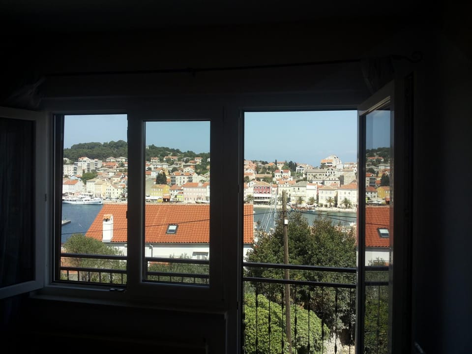 City view, Sea view