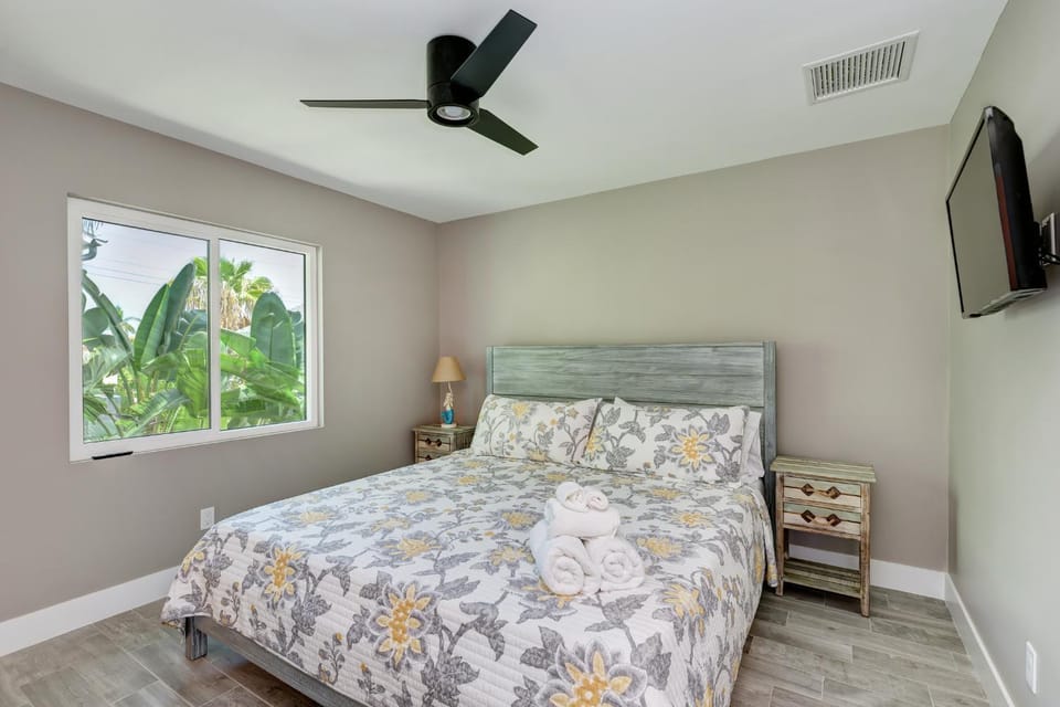Ami Gulf Lookout-Views Of The Gulf From Every Room-Rooftop Terrace House in Bradenton Beach