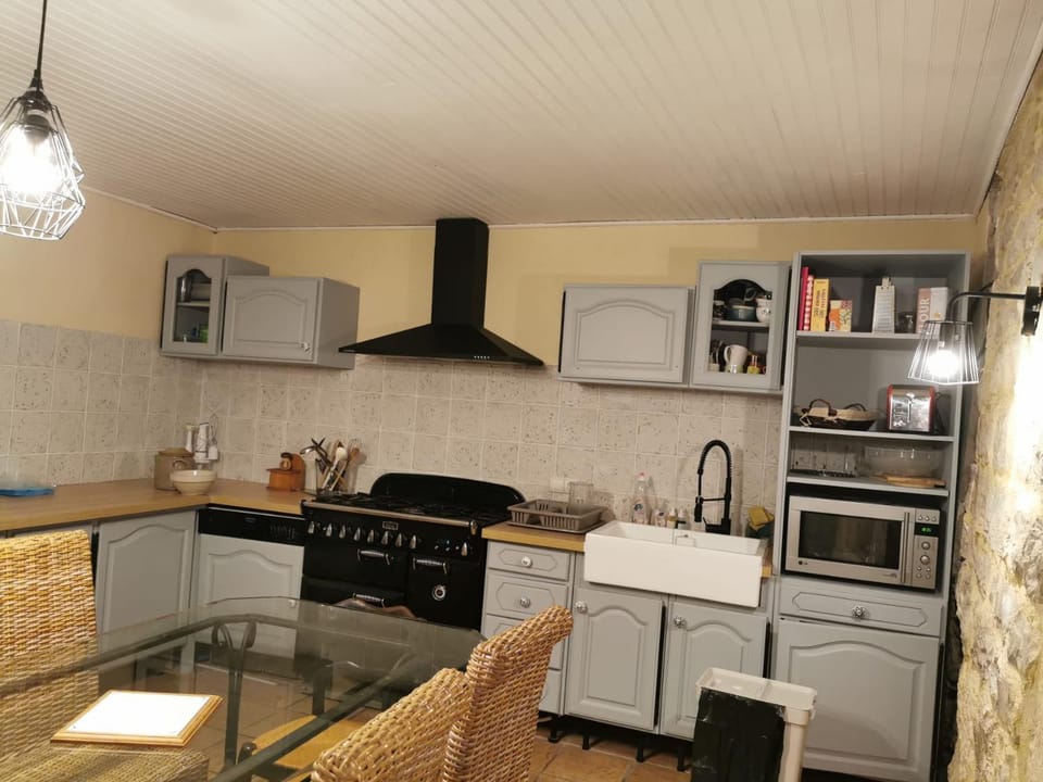 Coffee/tea facilities, Kitchen or kitchenette, dishwasher, minibar, pet friendly, stove
