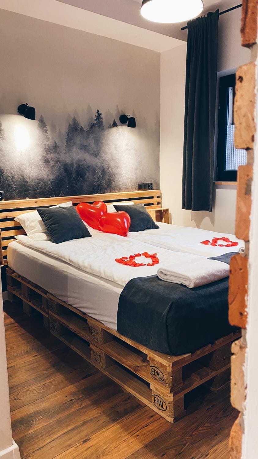 Bed, Photo of the whole room, Bedroom