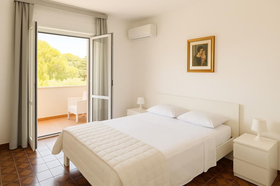 Bed, Photo of the whole room, Bedroom, towels, air conditioner