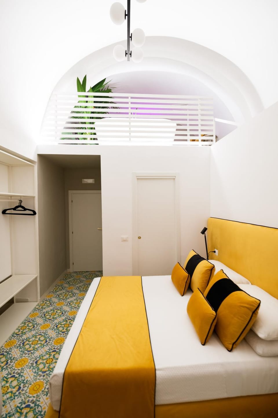 Bed, Photo of the whole room, Bedroom, Bath