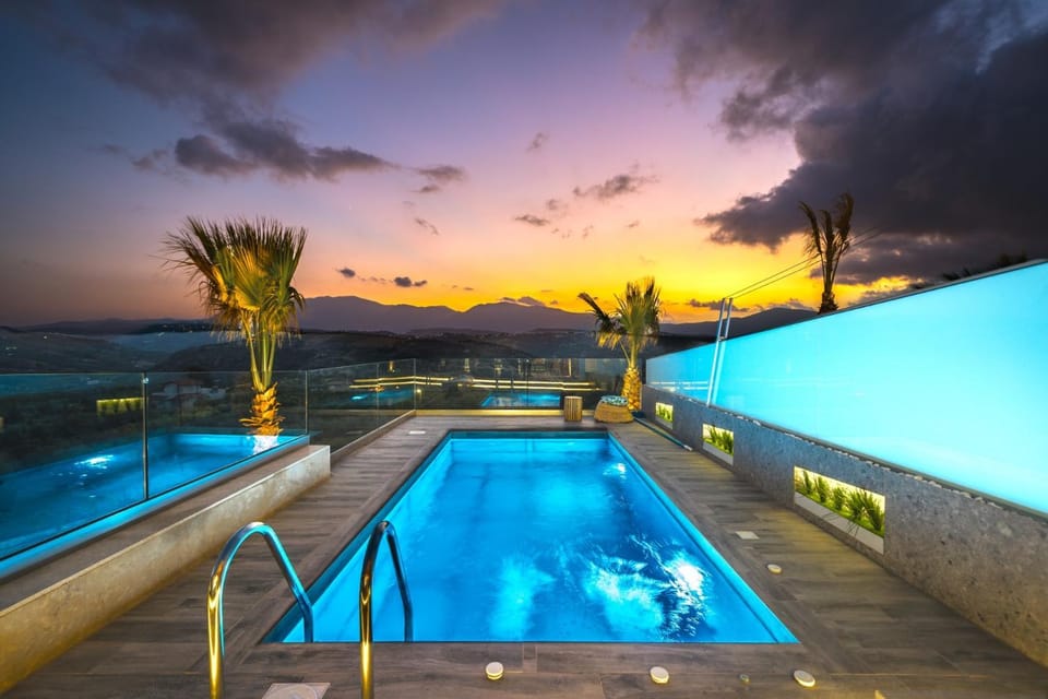 View (from property/room), Pool view, Swimming pool