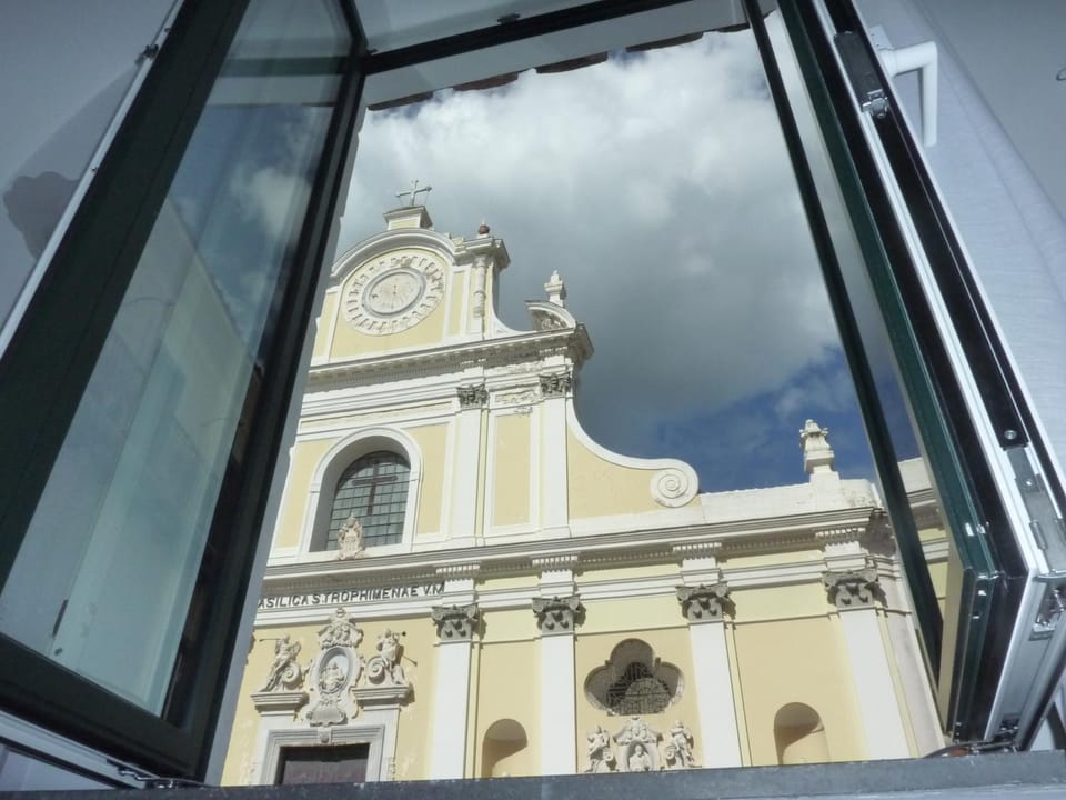 Nearby landmark, View (from property/room)
