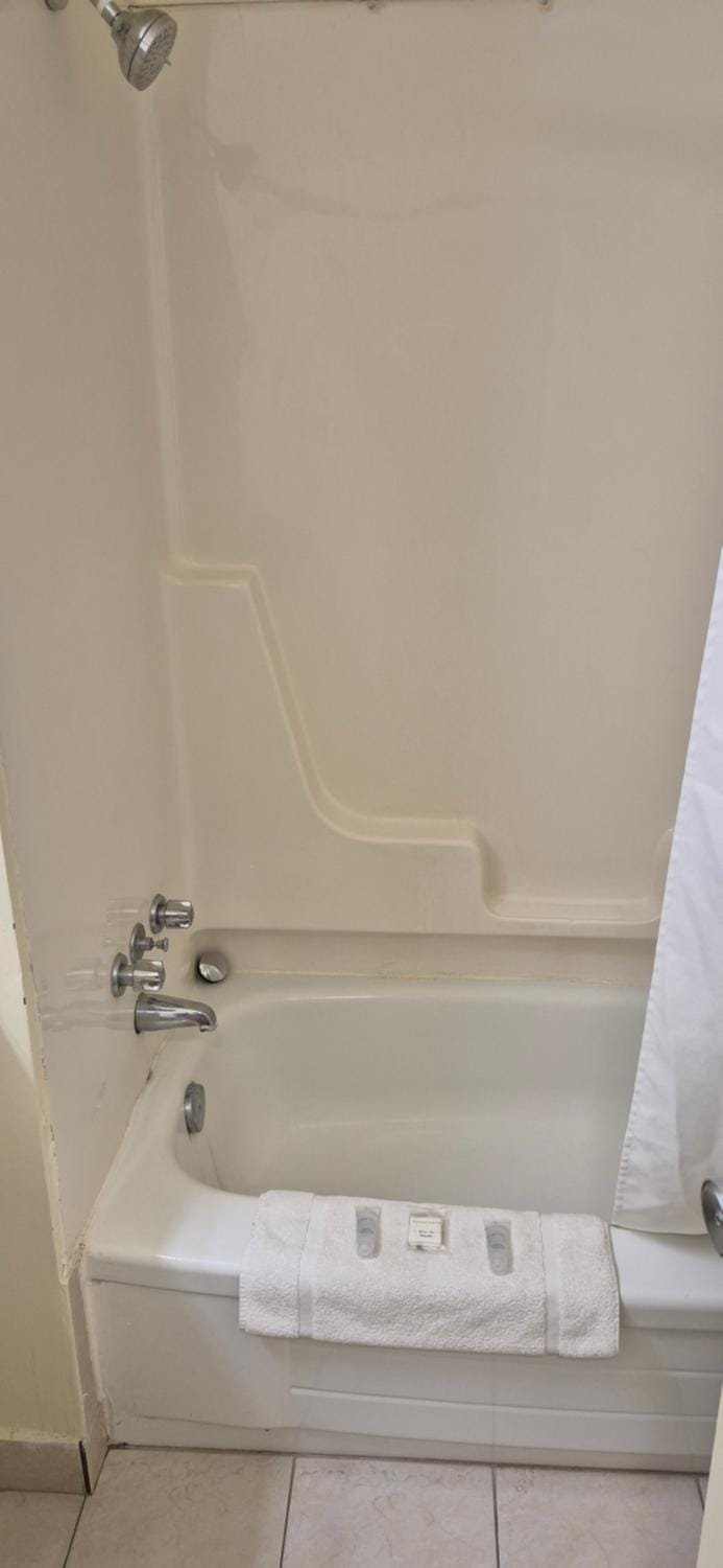Bathroom, TV and multimedia
